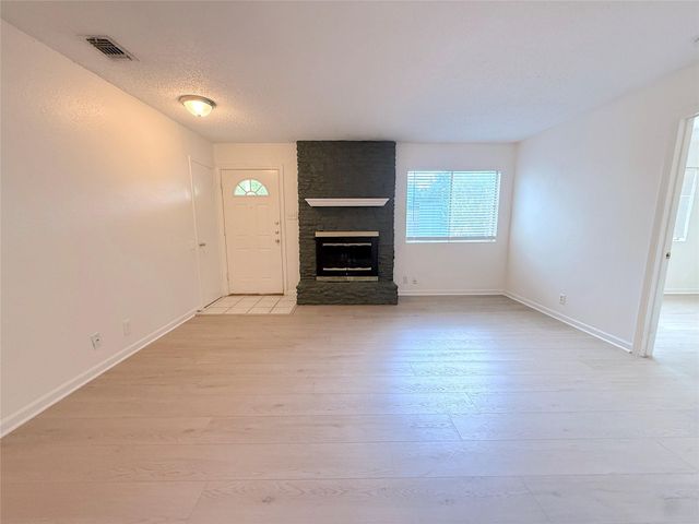 9900 Hundred Oaks CIR A, Austin, TX 78750