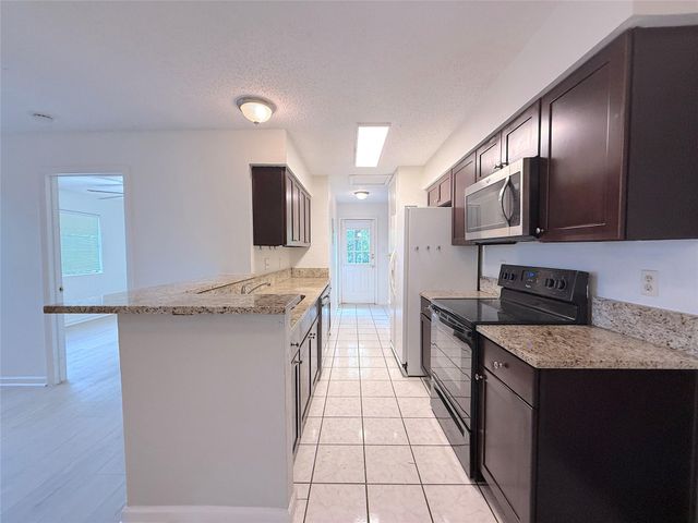 9900 Hundred Oaks CIR A, Austin, TX 78750