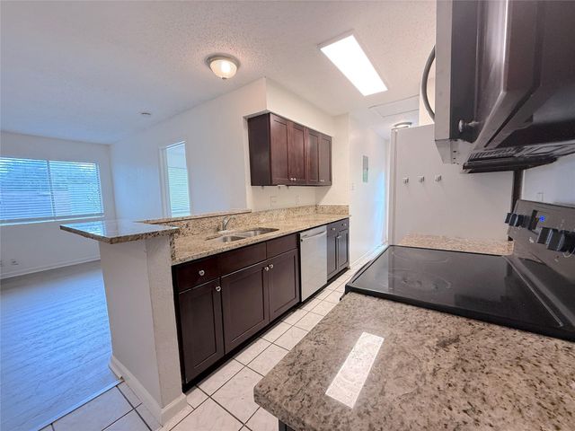 9900 Hundred Oaks CIR A, Austin, TX 78750