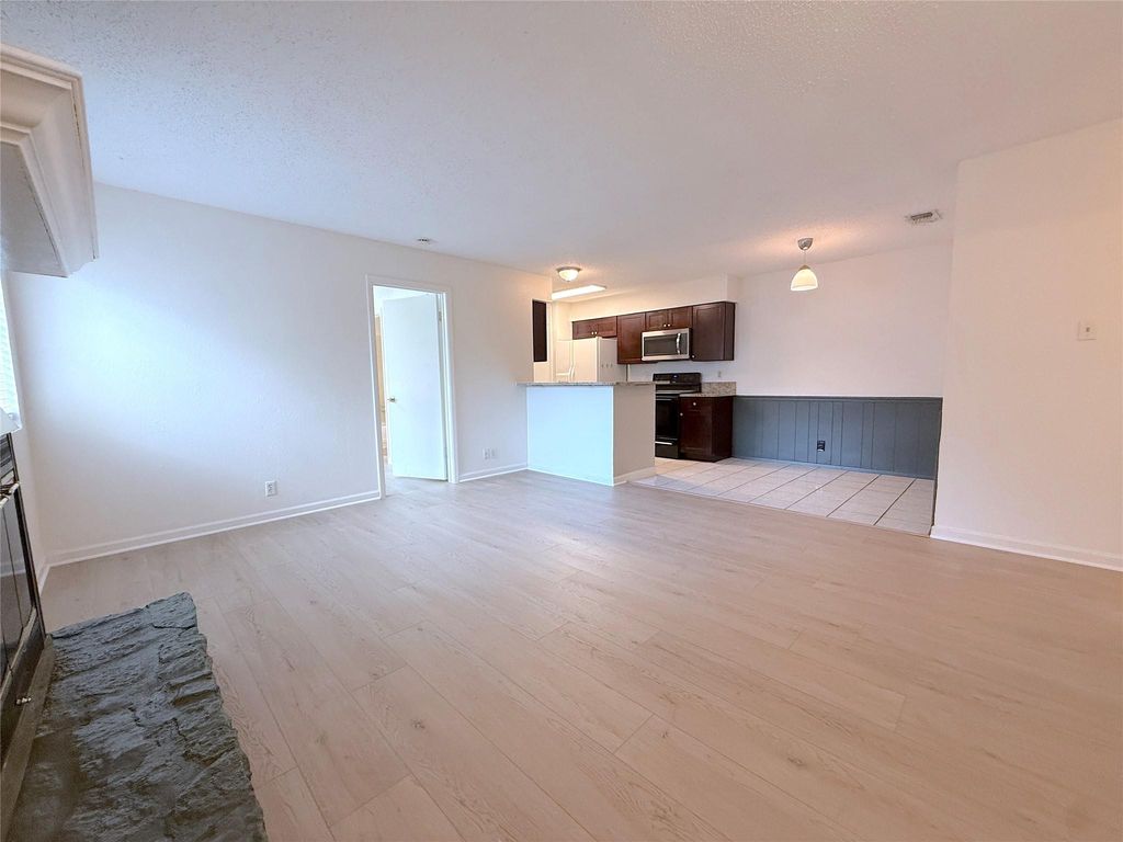 9900 Hundred Oaks CIR A, Austin, TX 78750