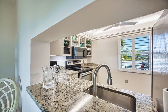 1624 Pine Valley DR 201, Fort Myers, FL 33907