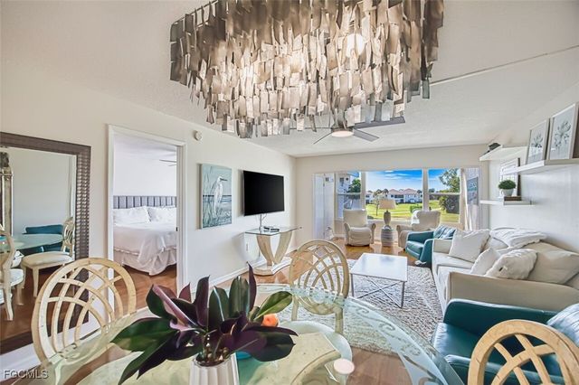 1624 Pine Valley DR 201, Fort Myers, FL 33907