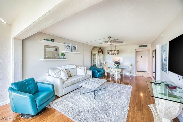 1624 Pine Valley DR 201, Fort Myers, FL 33907