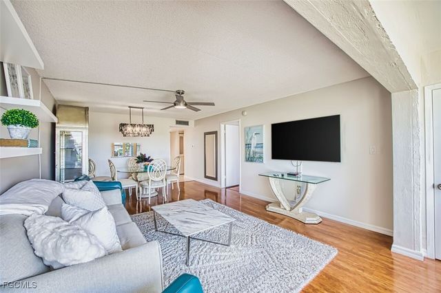 1624 Pine Valley DR 201, Fort Myers, FL 33907