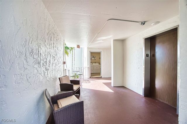 1624 Pine Valley DR 201, Fort Myers, FL 33907