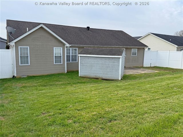 203 Prado Drive, Hurricane, WV 25526
