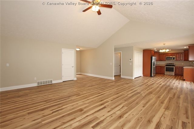 203 Prado Drive, Hurricane, WV 25526