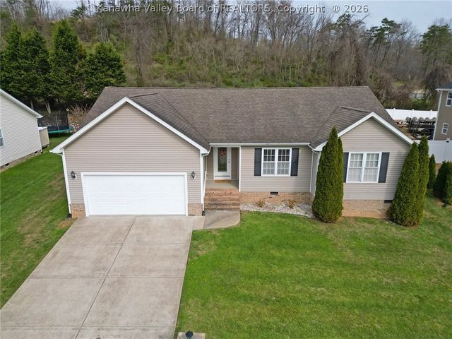 203 Prado Drive, Hurricane, WV 25526