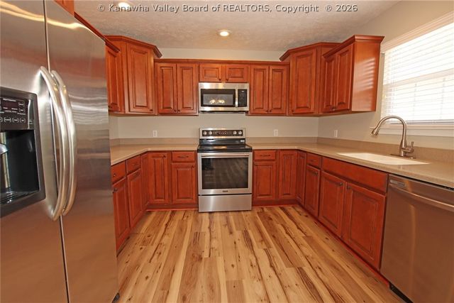 203 Prado Drive, Hurricane, WV 25526