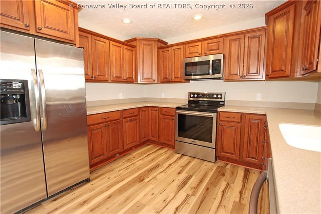 203 Prado Drive, Hurricane, WV 25526