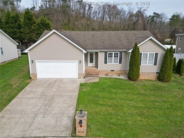203 Prado Drive, Hurricane, WV 25526