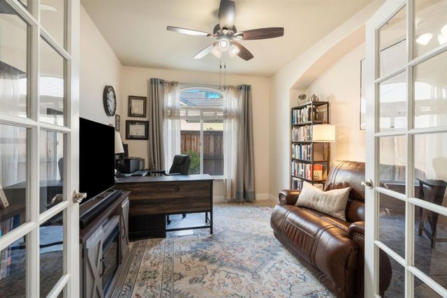 2924 Chateau Montelena Way, Sacramento, CA 95834