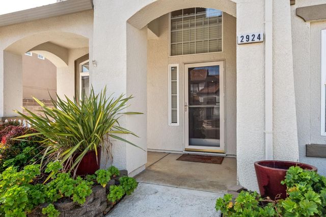 2924 Chateau Montelena Way, Sacramento, CA 95834