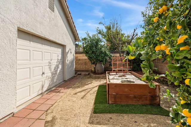 2924 Chateau Montelena Way, Sacramento, CA 95834