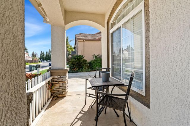 2924 Chateau Montelena Way, Sacramento, CA 95834