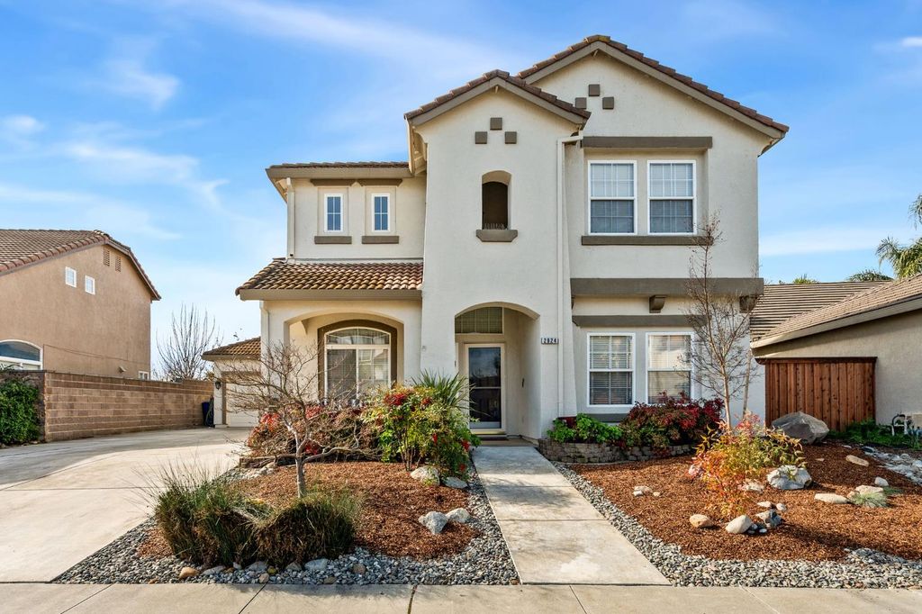 2924 Chateau Montelena Way, Sacramento, CA 95834