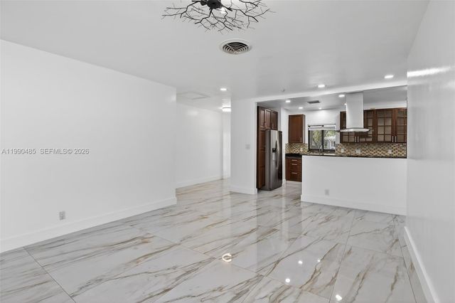 620 Camellia Ct, Plantation, FL 33317