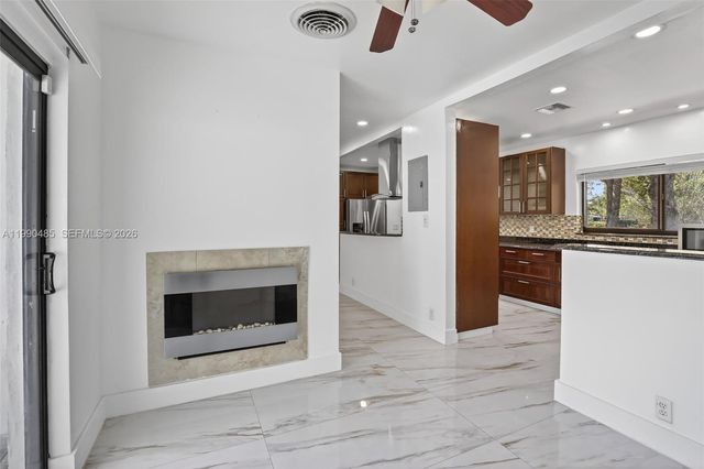 620 Camellia Ct, Plantation, FL 33317