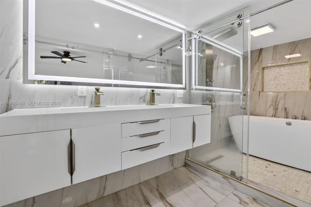 620 Camellia Ct, Plantation, FL 33317