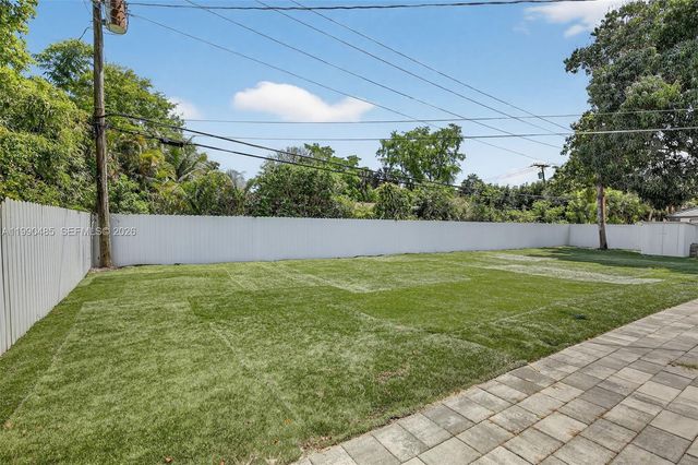 620 Camellia Ct, Plantation, FL 33317