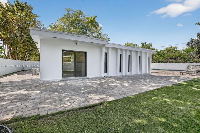 620 Camellia Ct, Plantation, FL 33317