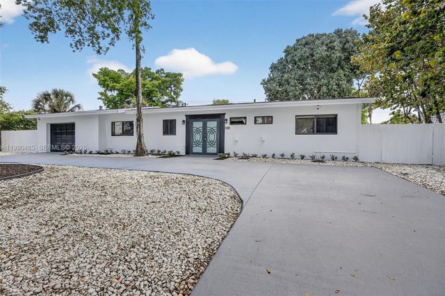 620 Camellia Ct, Plantation, FL 33317