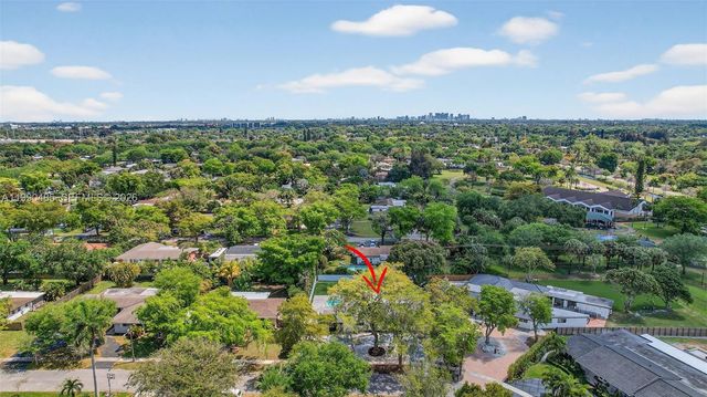 620 Camellia Ct, Plantation, FL 33317