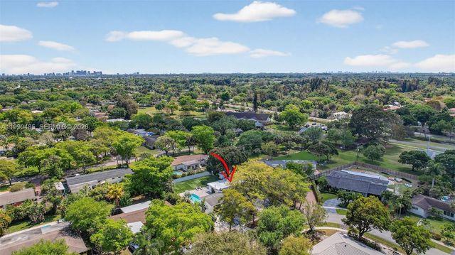 620 Camellia Ct, Plantation, FL 33317