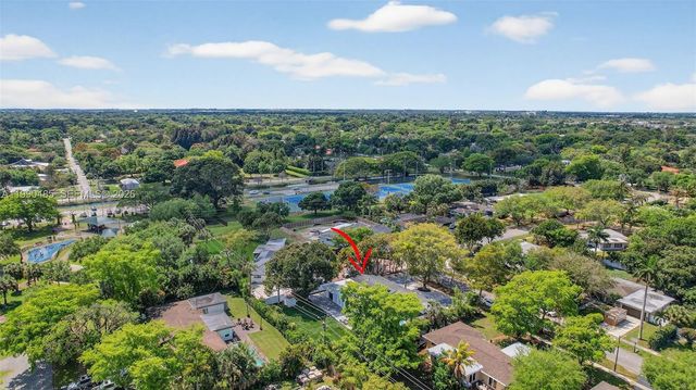 620 Camellia Ct, Plantation, FL 33317