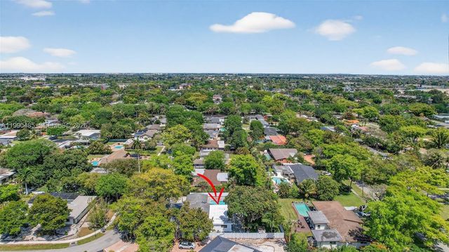 620 Camellia Ct, Plantation, FL 33317