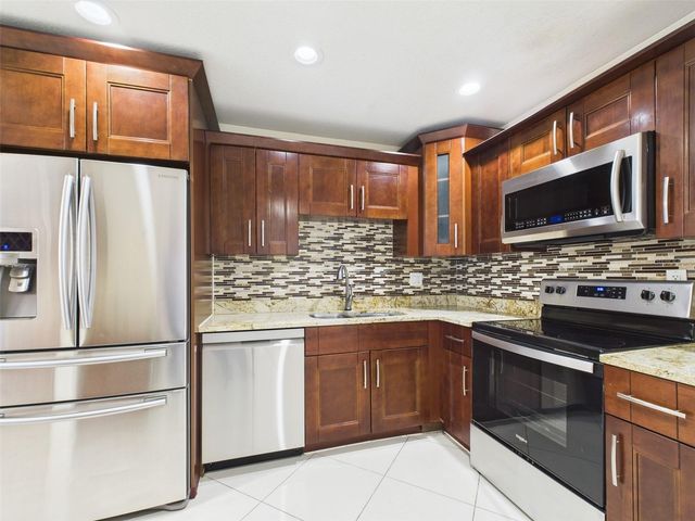 7512 DOLONITA DRIVE, Tampa, FL 33615