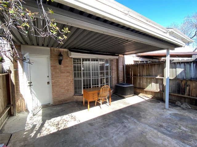 8470 Leawood Boulevard, Houston, TX 77072