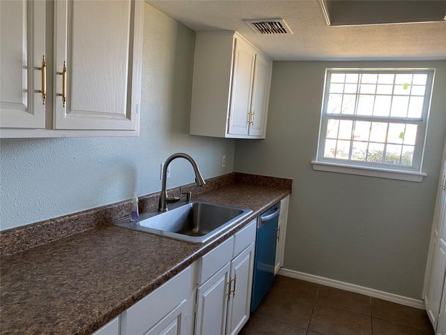 8470 Leawood Boulevard, Houston, TX 77072