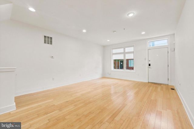 2544 SALMON ST, Philadelphia, PA 19125