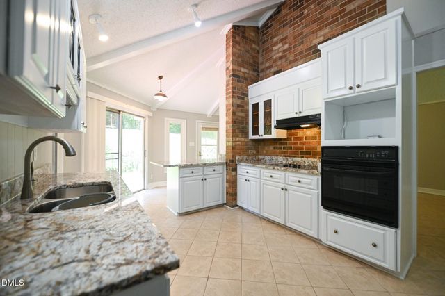 700 Fernwood Drive, Clayton, NC 27520