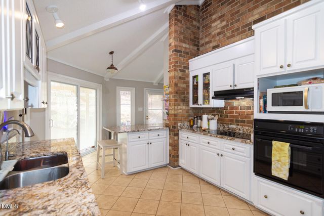 700 Fernwood Drive, Clayton, NC 27520