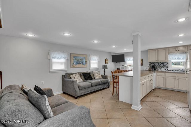 21 E Bay Way, Lavallette, NJ 08735