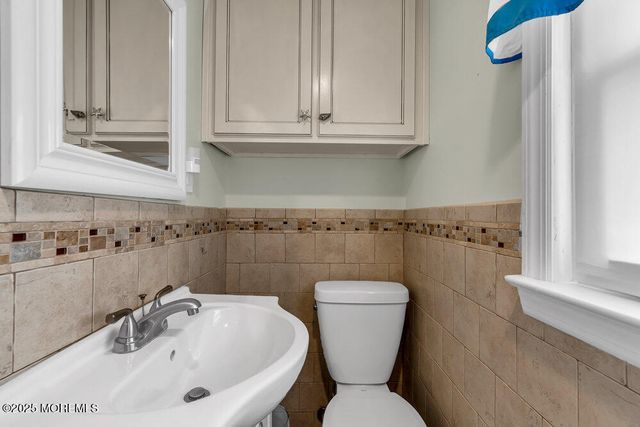 21 E Bay Way, Lavallette, NJ 08735
