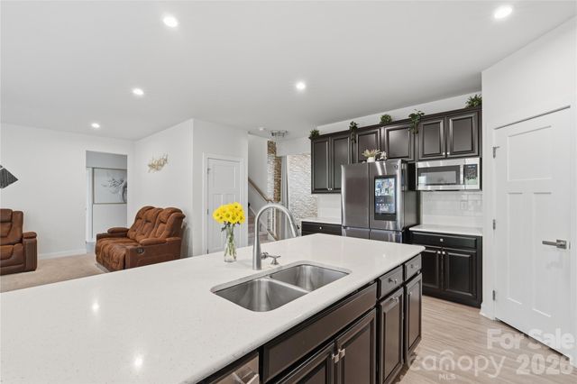 10158 Paper Birch Drive, Charlotte, NC 28215