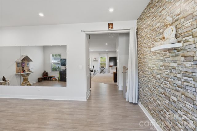 10158 Paper Birch Drive, Charlotte, NC 28215