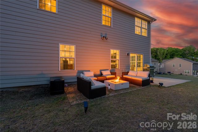 10158 Paper Birch Drive, Charlotte, NC 28215