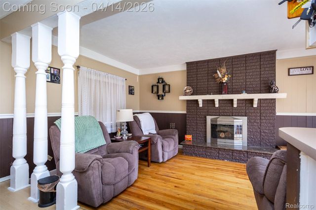 30087 Lyndon Street, Livonia, MI 48154