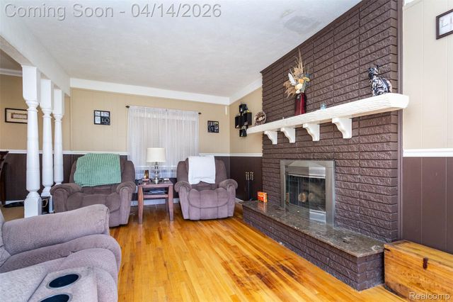 30087 Lyndon Street, Livonia, MI 48154