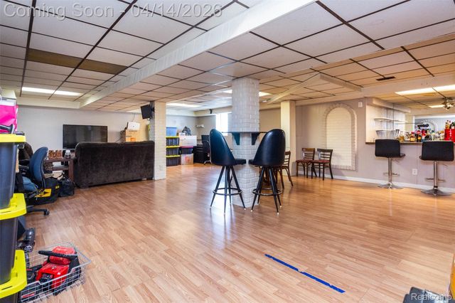 30087 Lyndon Street, Livonia, MI 48154