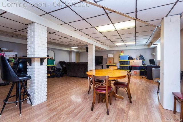 30087 Lyndon Street, Livonia, MI 48154