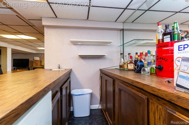 30087 Lyndon Street, Livonia, MI 48154