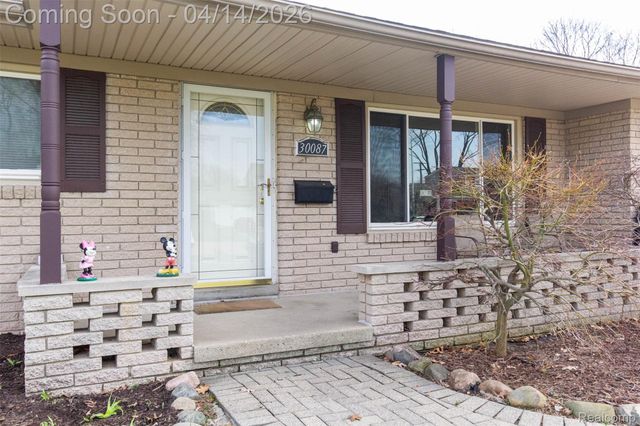 30087 Lyndon Street, Livonia, MI 48154