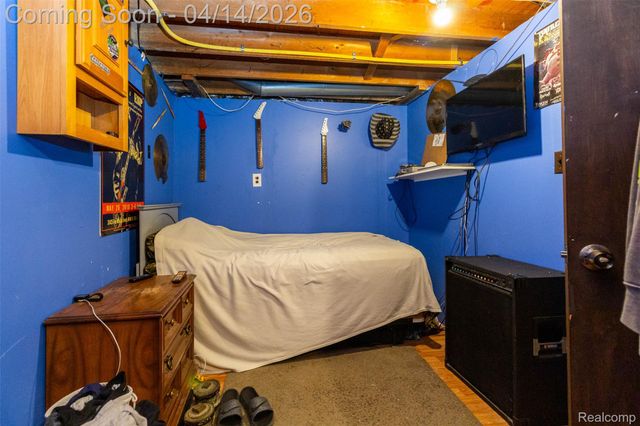 30087 Lyndon Street, Livonia, MI 48154