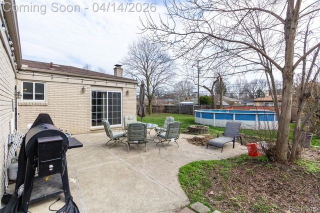 30087 Lyndon Street, Livonia, MI 48154