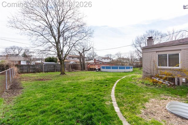 30087 Lyndon Street, Livonia, MI 48154